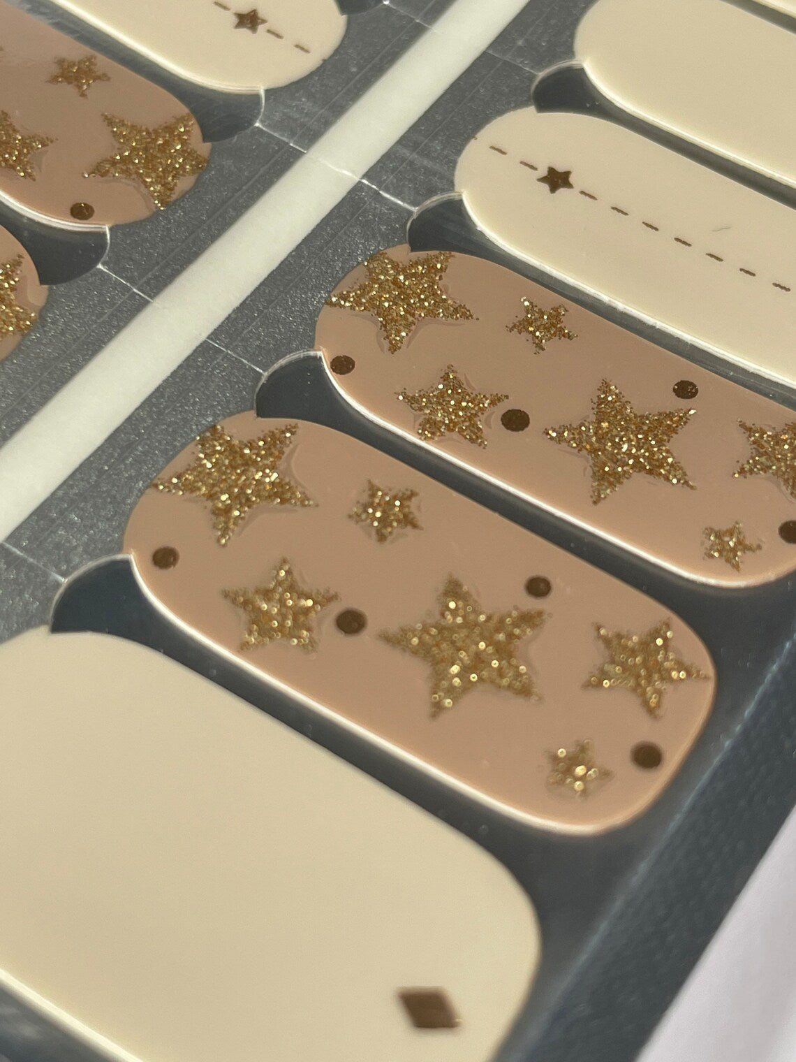 Beige stars