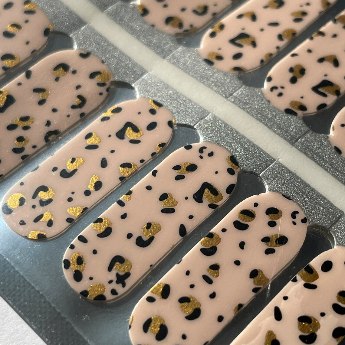 Nude Leopard